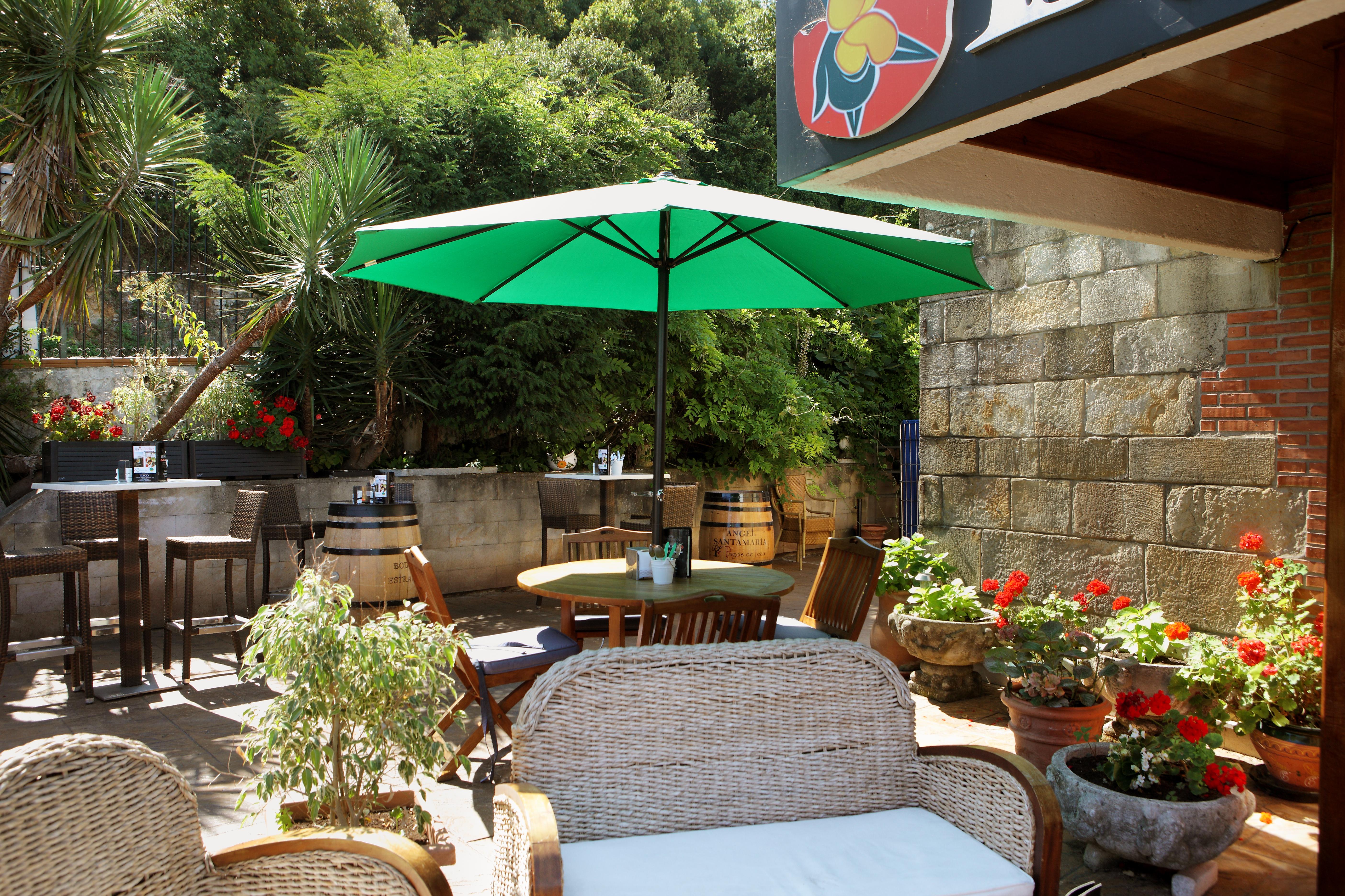 Hotel Restaurante Risco Laredo Exterior photo